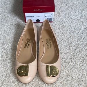 Salvatore Ferragamo Nude Flats size 8.5